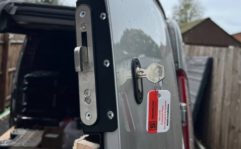 Come installare correttamente le chiusure di sicurezza per furgoni Daken