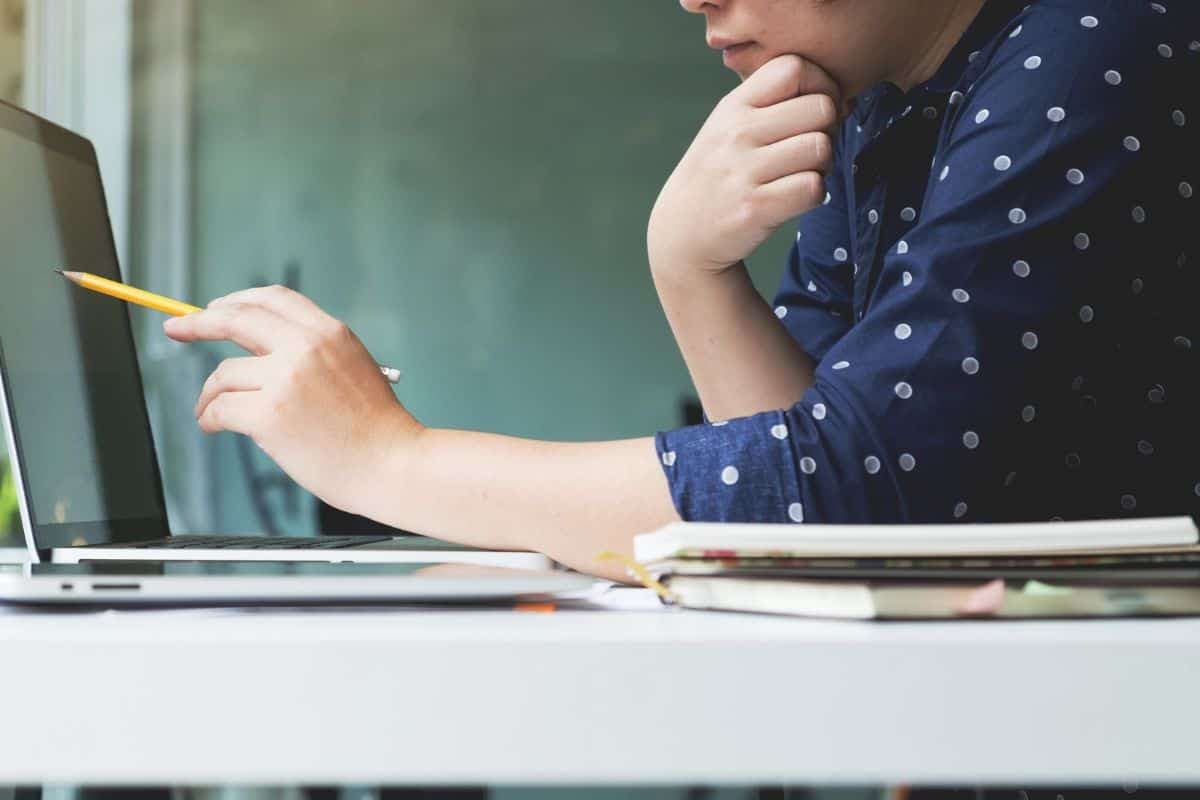 Competitive Intelligence FAQs: A Complete Resource by Aqute Intelligence