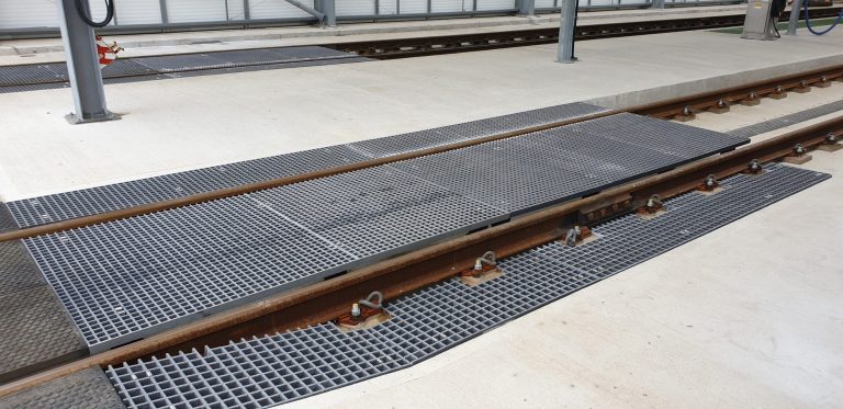 Fibreglass-grating-train-care-depot-crossing-points-scaled